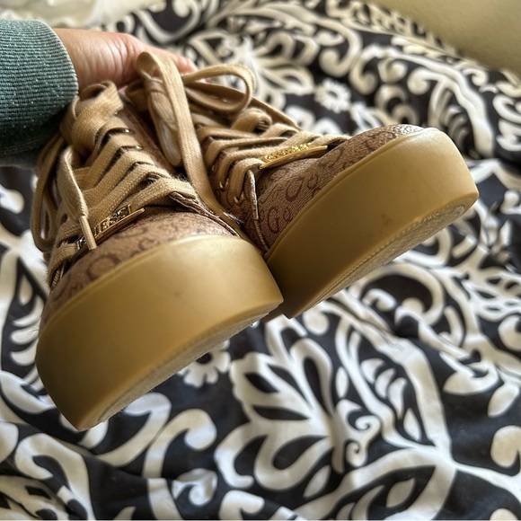 Guess Monogram Women’s Sneaker Wedges 7 Beige Casual Street y2K Street Style - Picture 7 of 11
